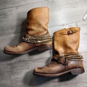 Frye Women's Boho/Biker Vintage Tan Leather Boots with Buckle and Chainen's